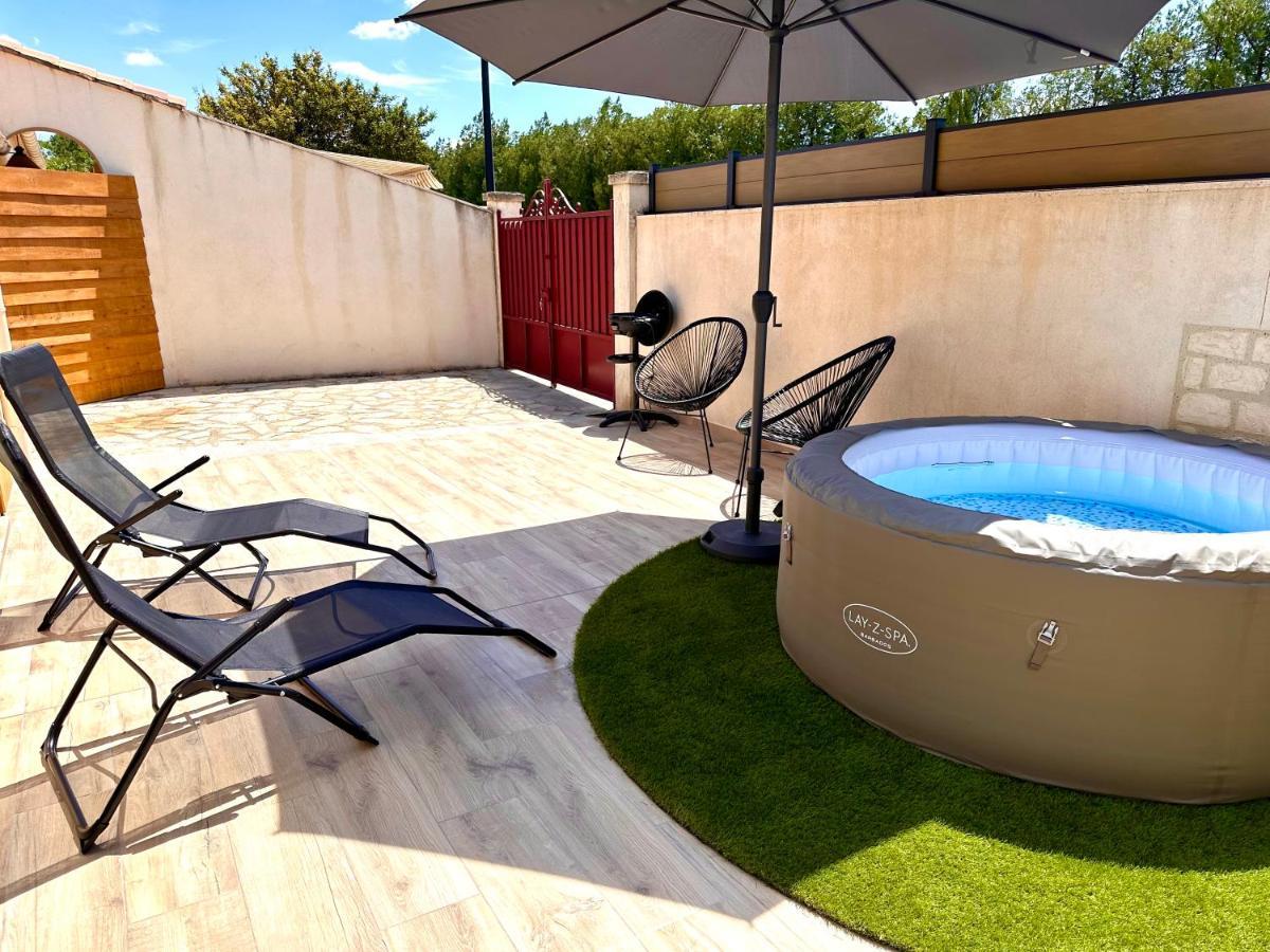 Maison De Charme Avec Jacuzzi Molleges Kültér fotó